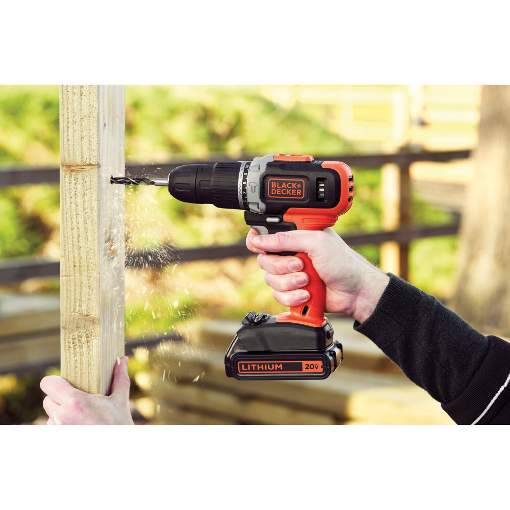 Parafusadeira/furadeira com impacto 3/8", bateria 20 V -1,5 Ah, carregador bivolt, 0 - 1.400/min (rpm), 21.000/min (ipm), BCD704C1 BLACK+DECKER